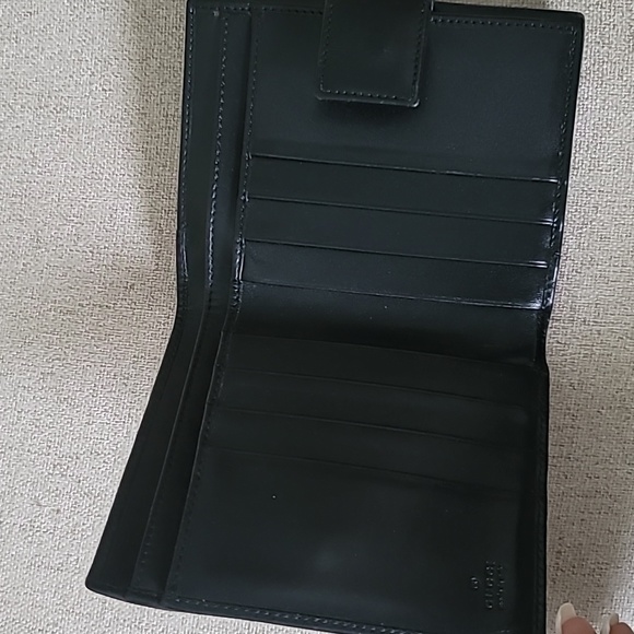 EUC - Men's Gucci wallet - Picture 3 of 9